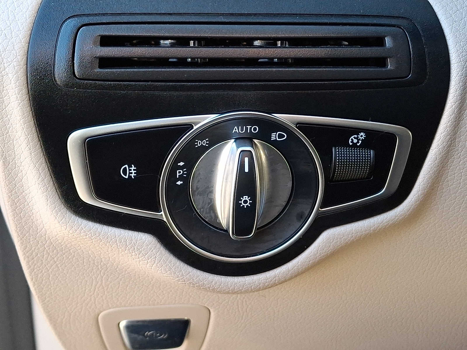 Thumbnail: 2021 Mercedes-Benz GLC - 20