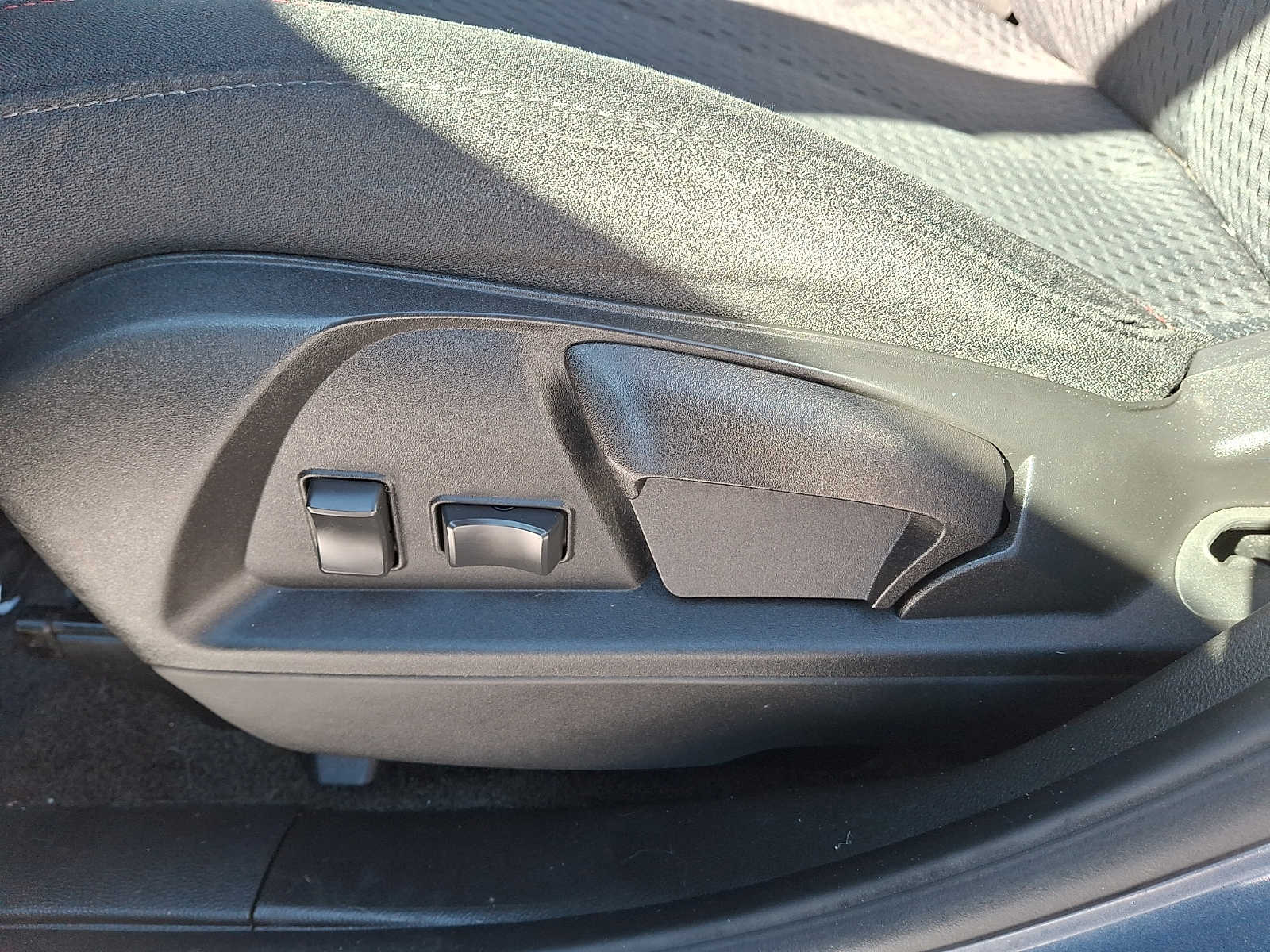 Thumbnail: 2011 GMC Terrain - 11