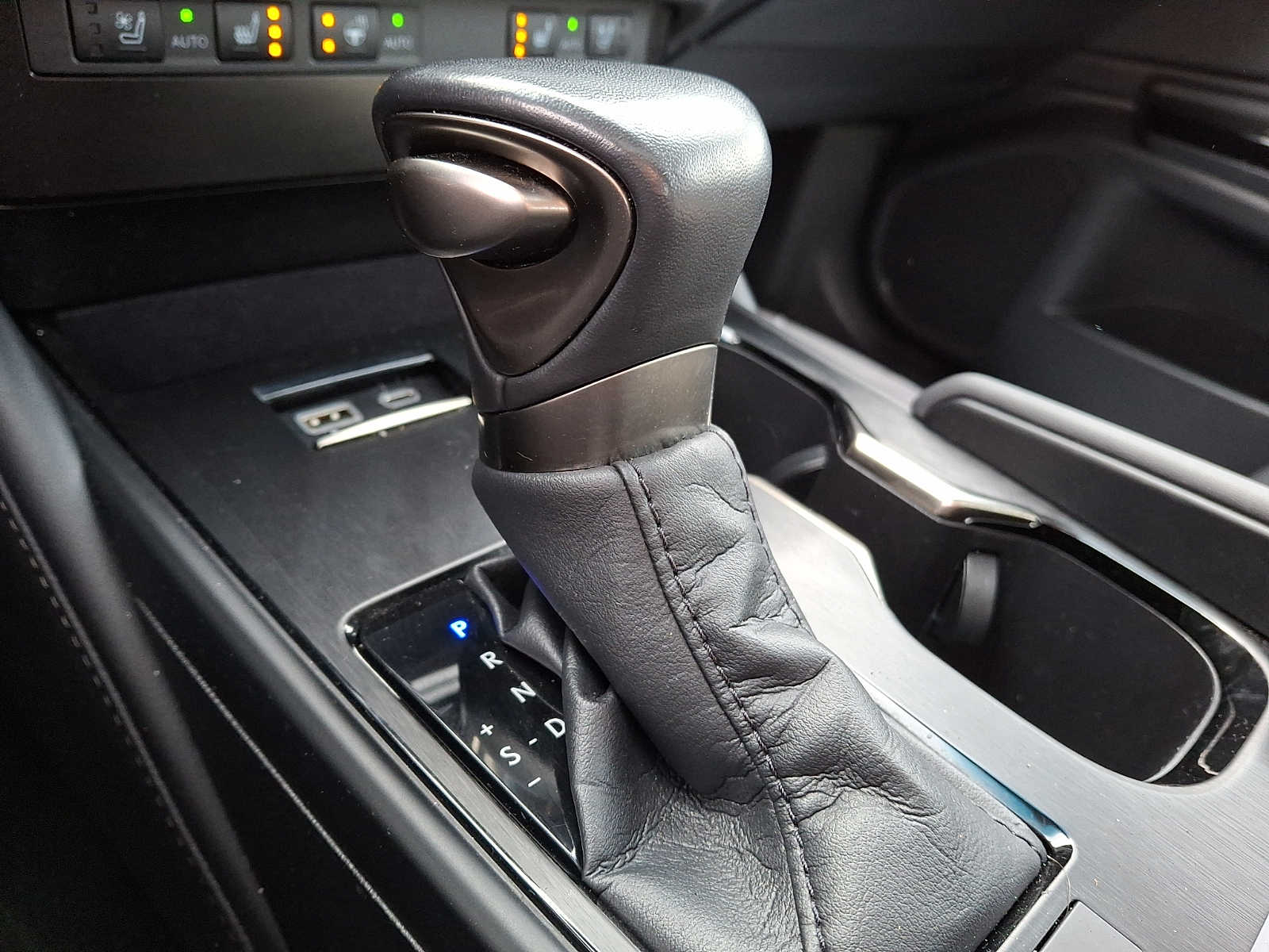 Thumbnail: 2023 Lexus ES - 13