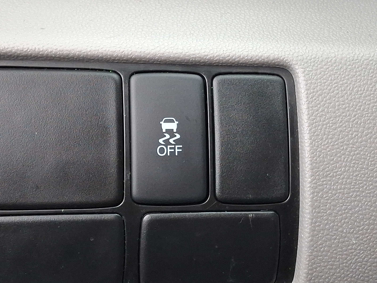 Thumbnail: 2013 Honda Odyssey - 25