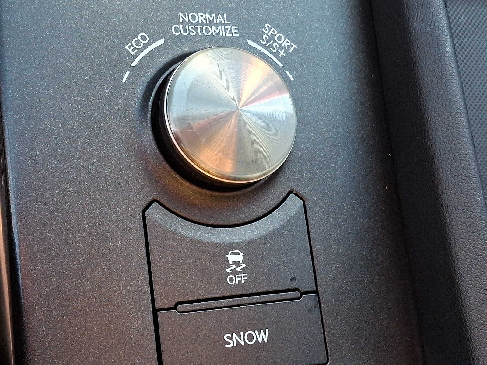 Thumbnail: 2020 Lexus IS - 24