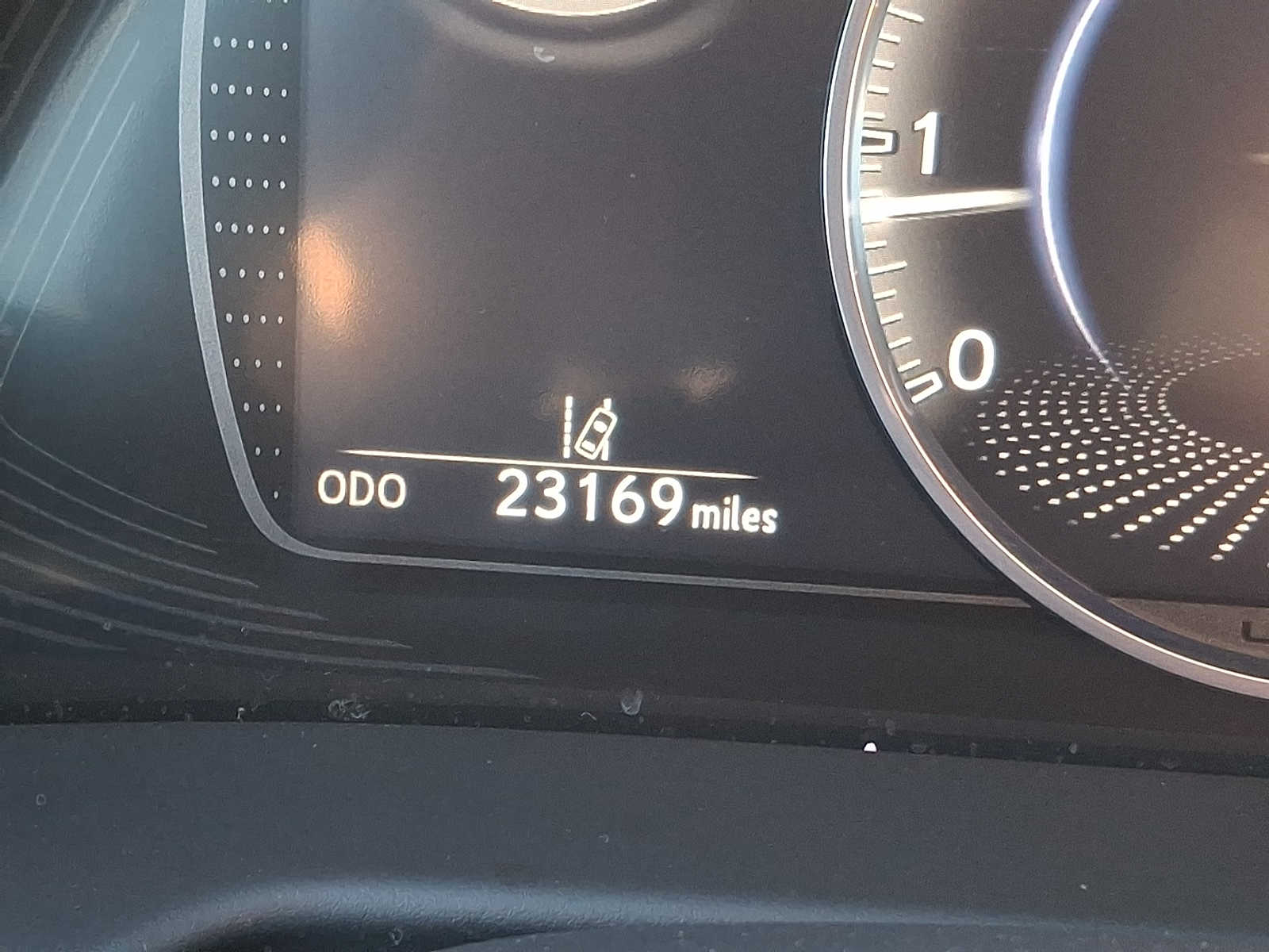 Thumbnail: 2020 Lexus ES - 17