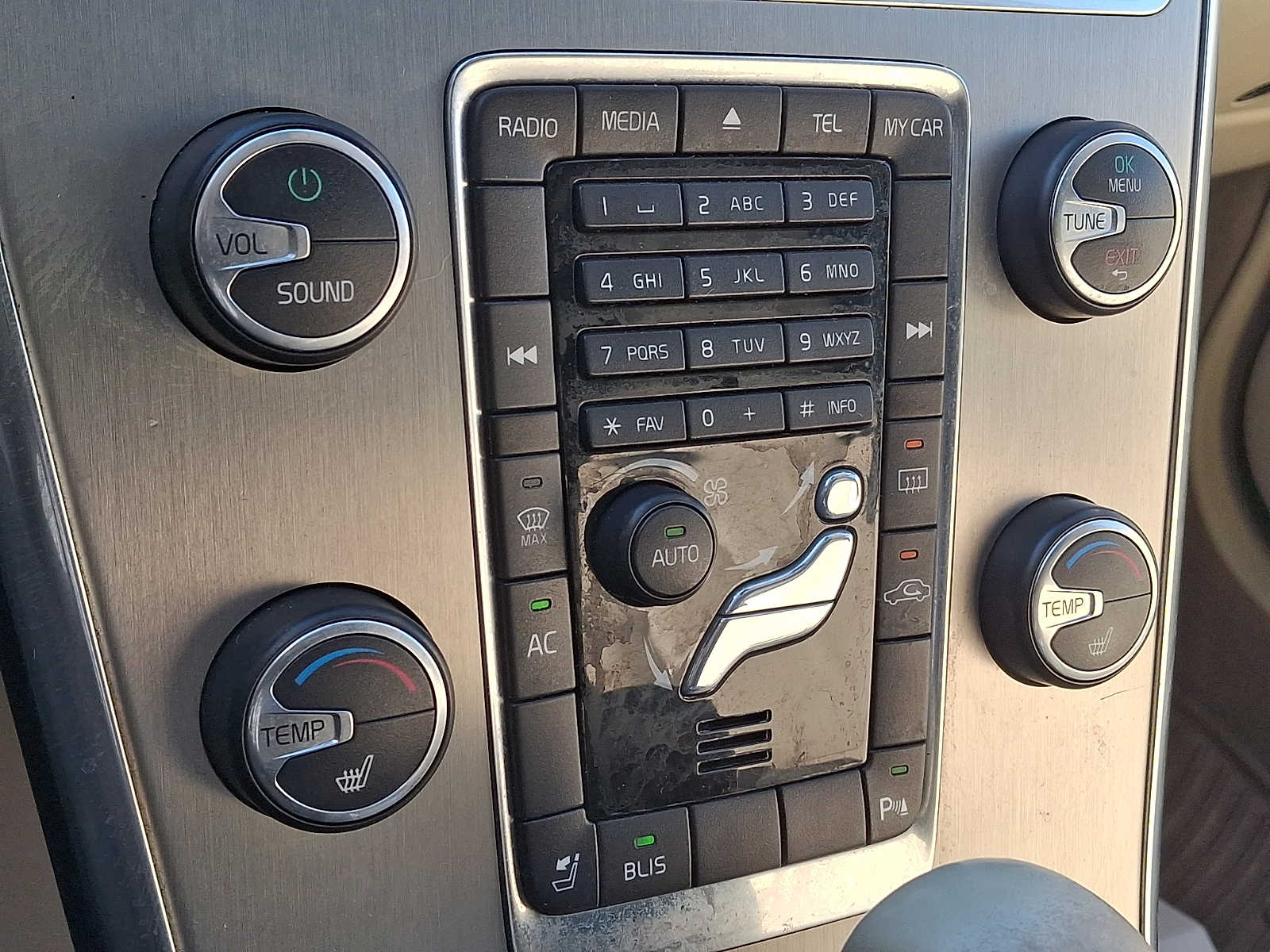 Thumbnail: 2012 Volvo XC60 - 15