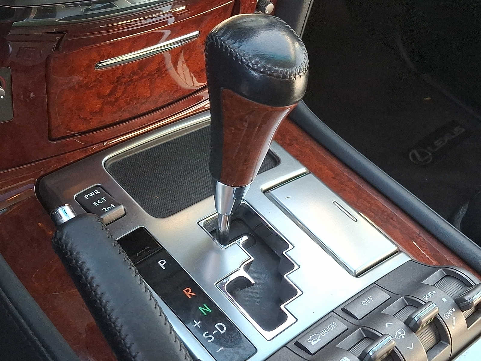 Thumbnail: 2011 Lexus LX - 16