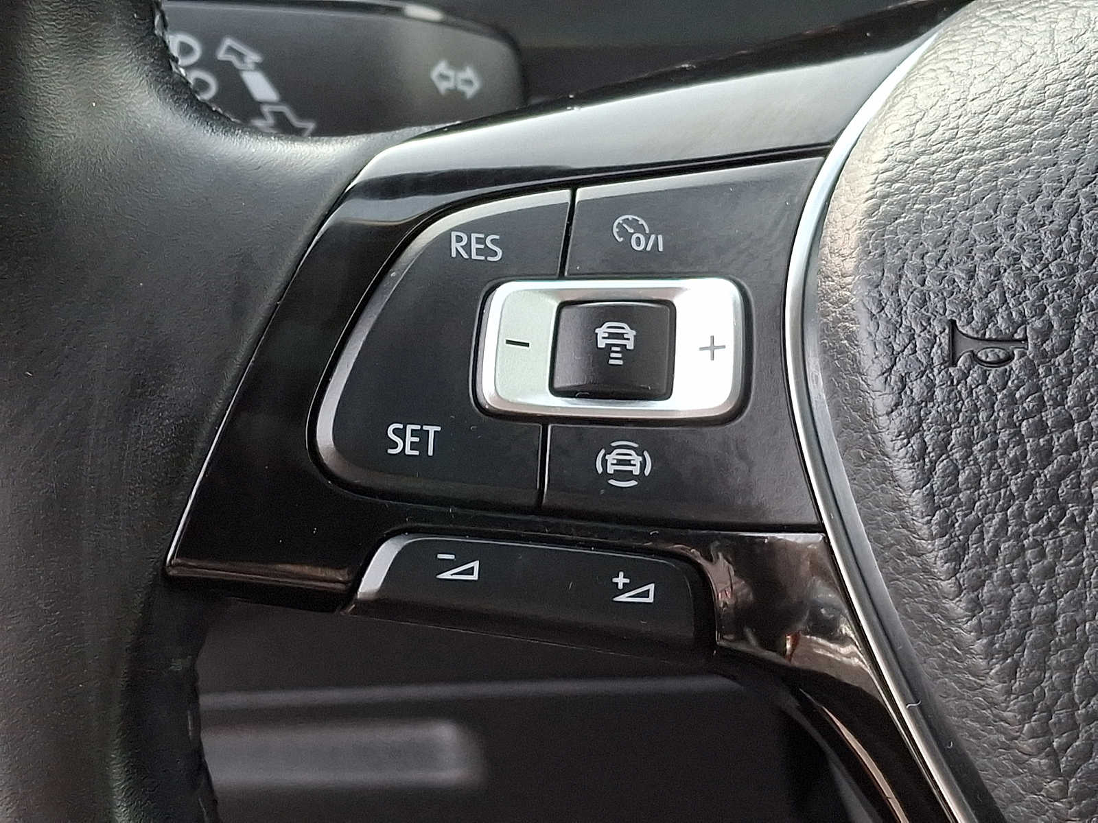 Thumbnail: 2019 Volkswagen Tiguan - 20