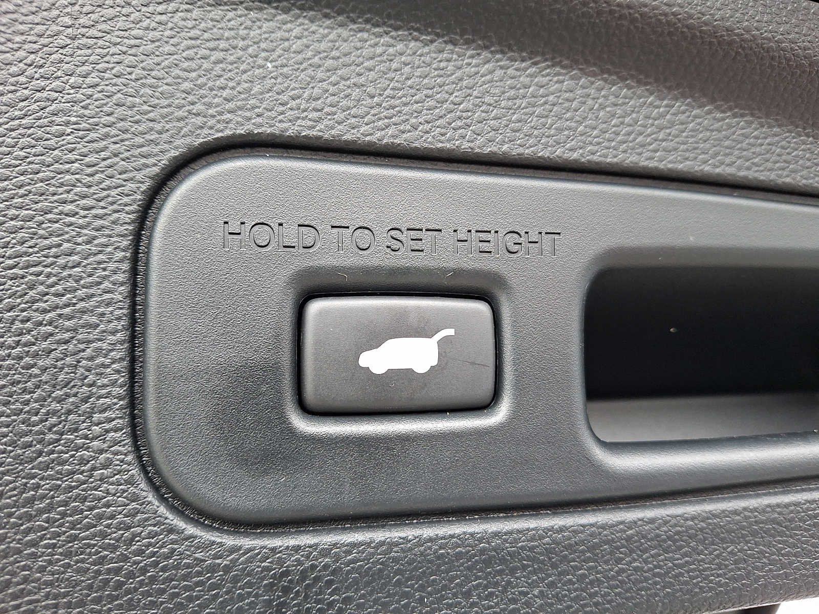 Thumbnail: 2023 Acura MDX - 28