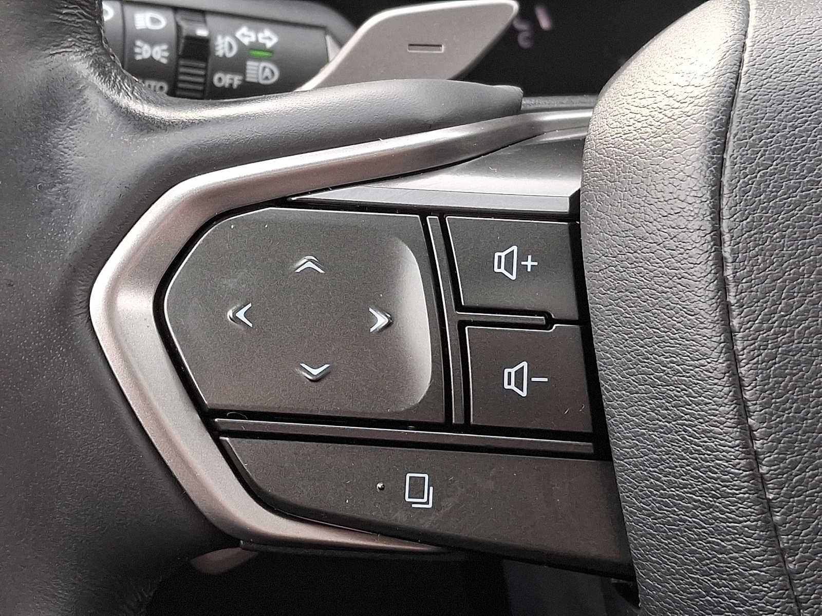 Thumbnail: 2023 Lexus RX - 17