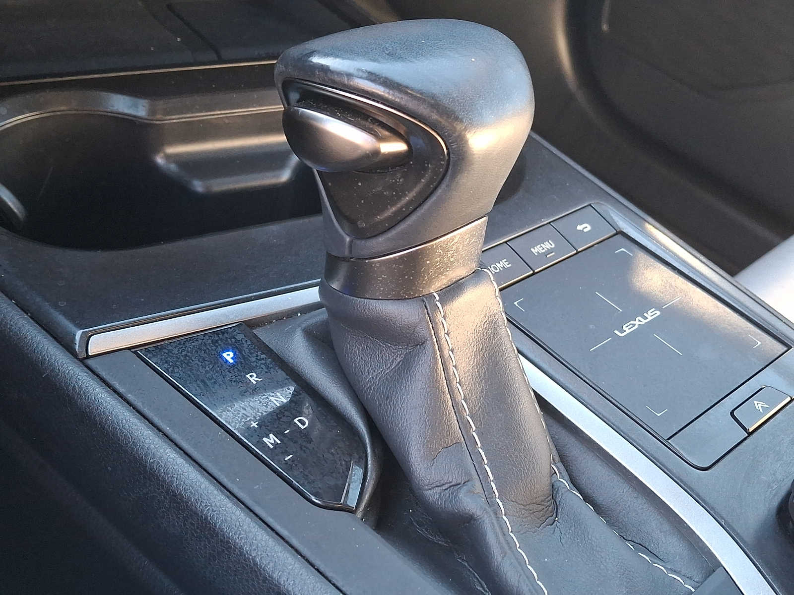 Thumbnail: 2022 Lexus UX - 13