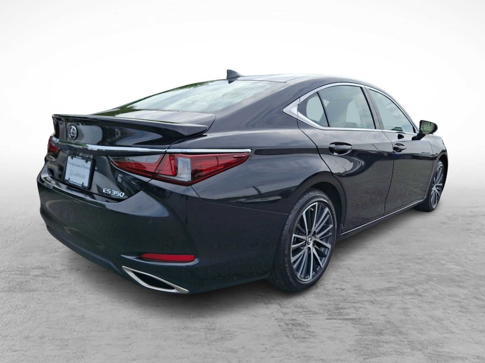 Thumbnail: 2023 Lexus ES - 3