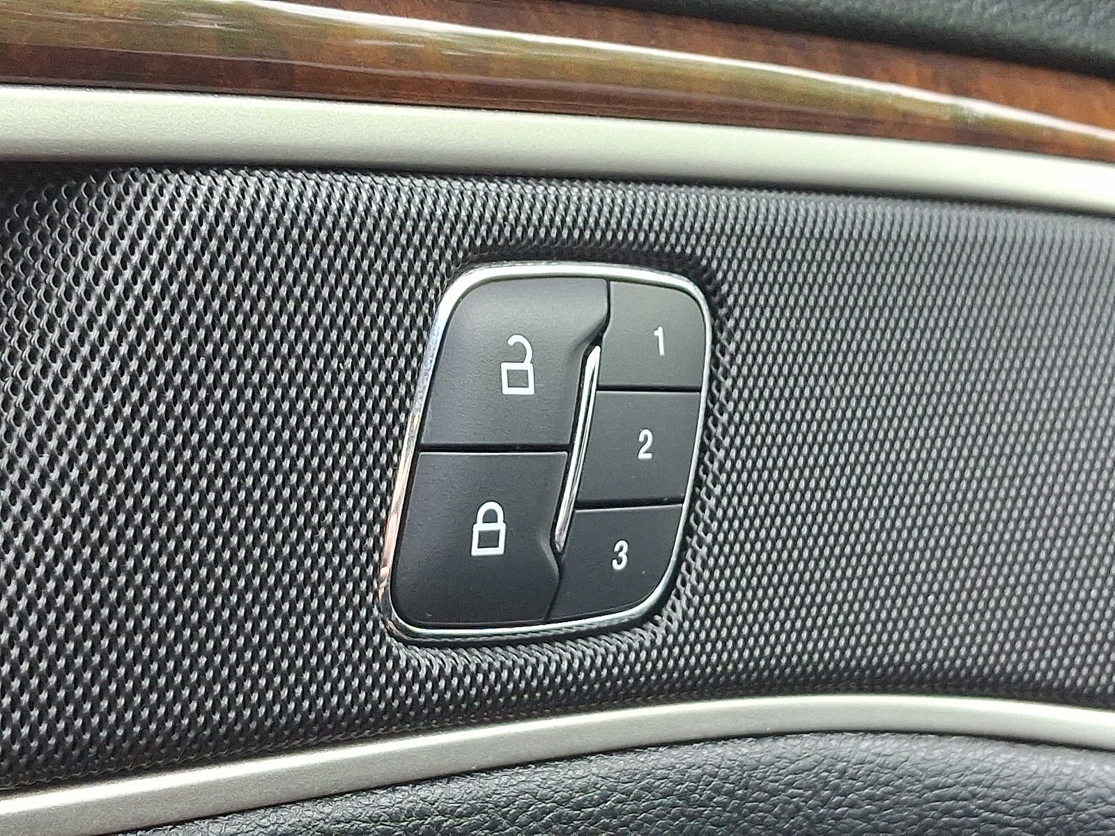 Thumbnail: 2016 Lincoln MKZ - 23
