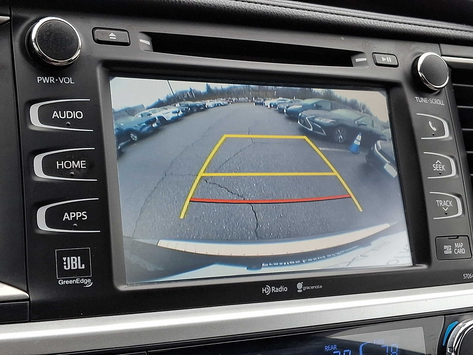 Thumbnail: 2014 Toyota Highlander - 17