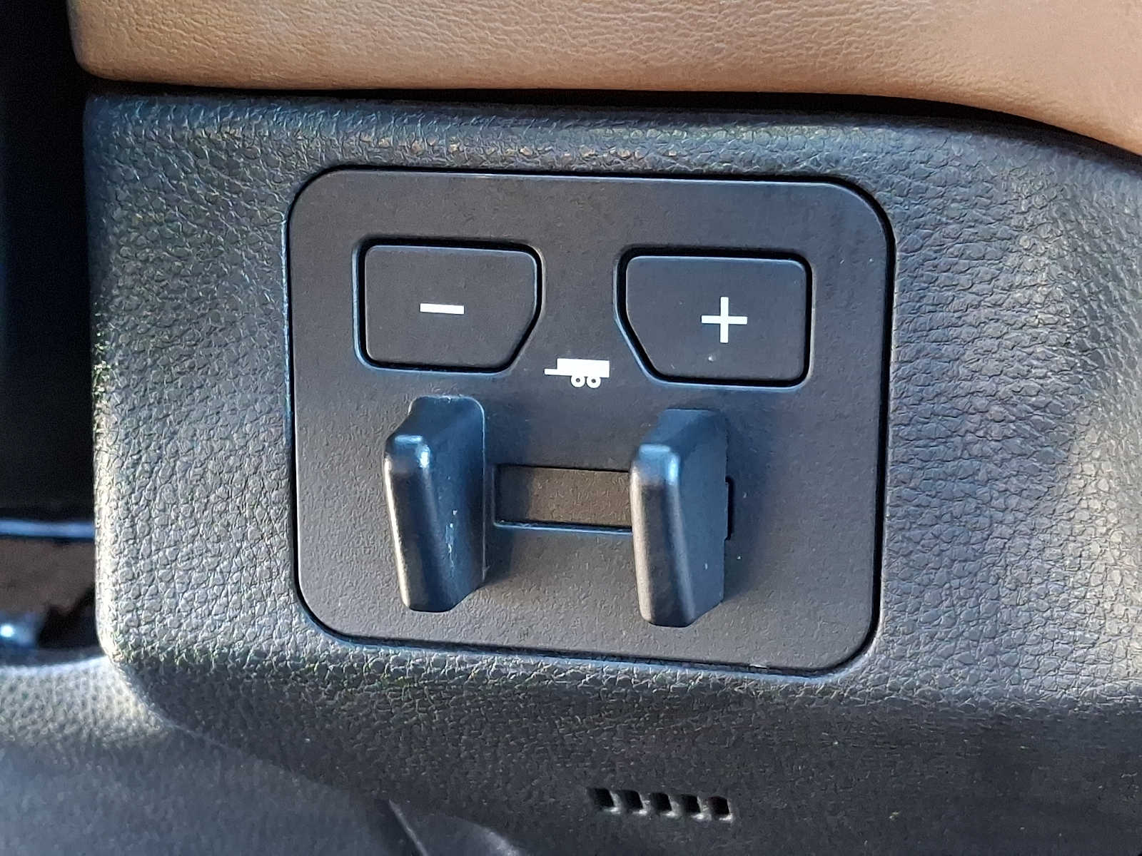 Thumbnail: 2023 Toyota Tundra - 19