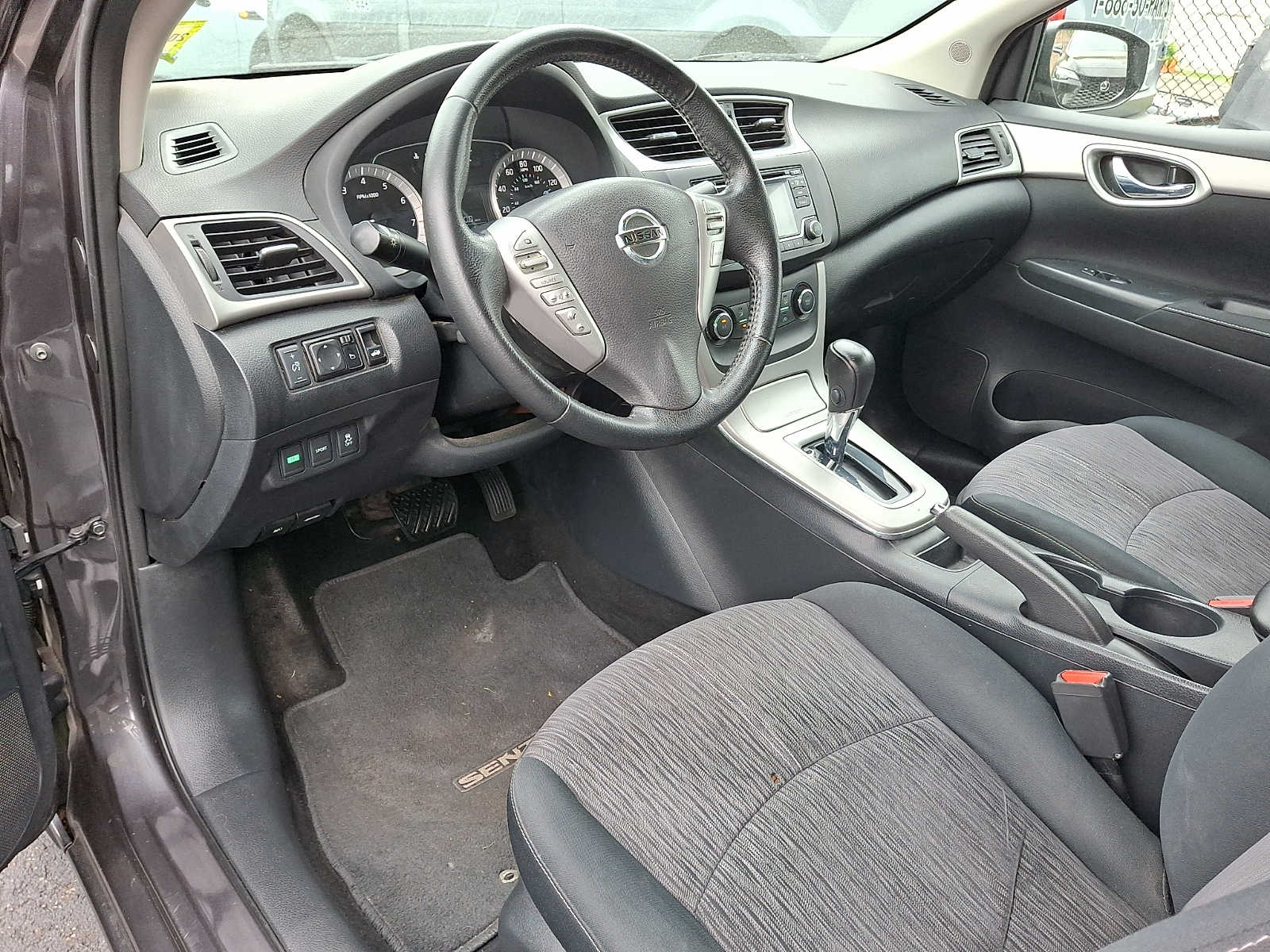 Thumbnail: 2015 Nissan Sentra - 11
