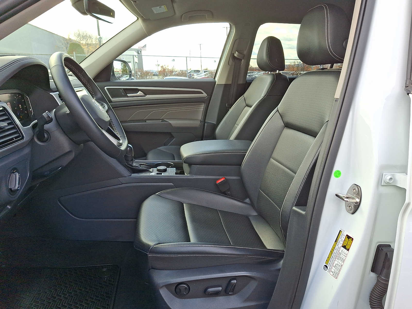 Thumbnail: 2022 Volkswagen Atlas - 12