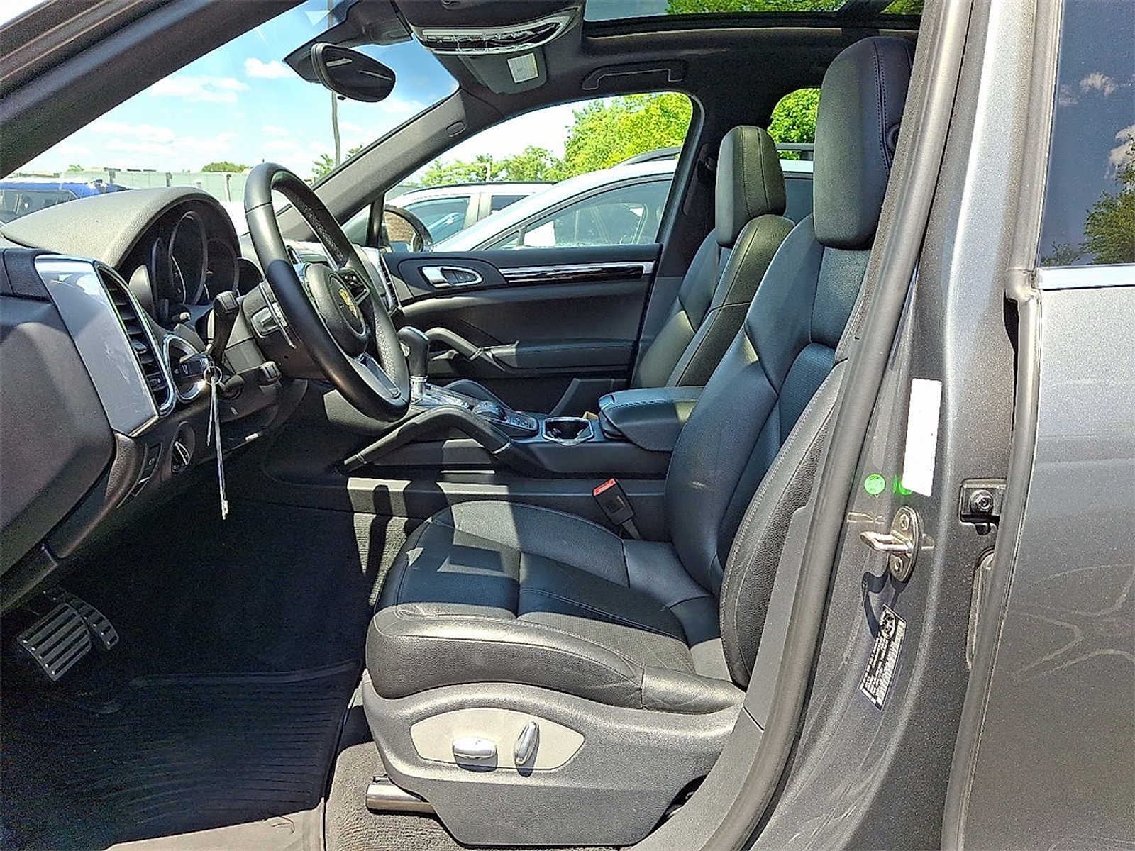 Thumbnail: 2016 Porsche Cayenne - 9
