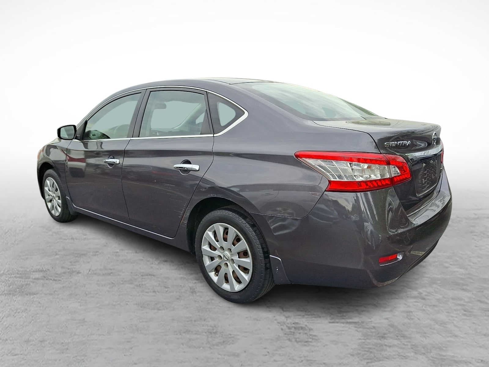Thumbnail: 2015 Nissan Sentra - 6