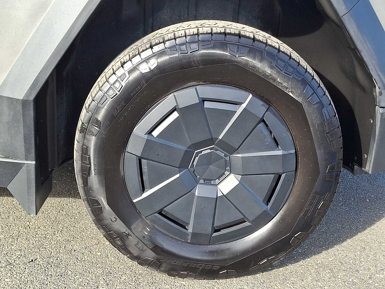 Thumbnail: 2024 Tesla Cybertruck - 7