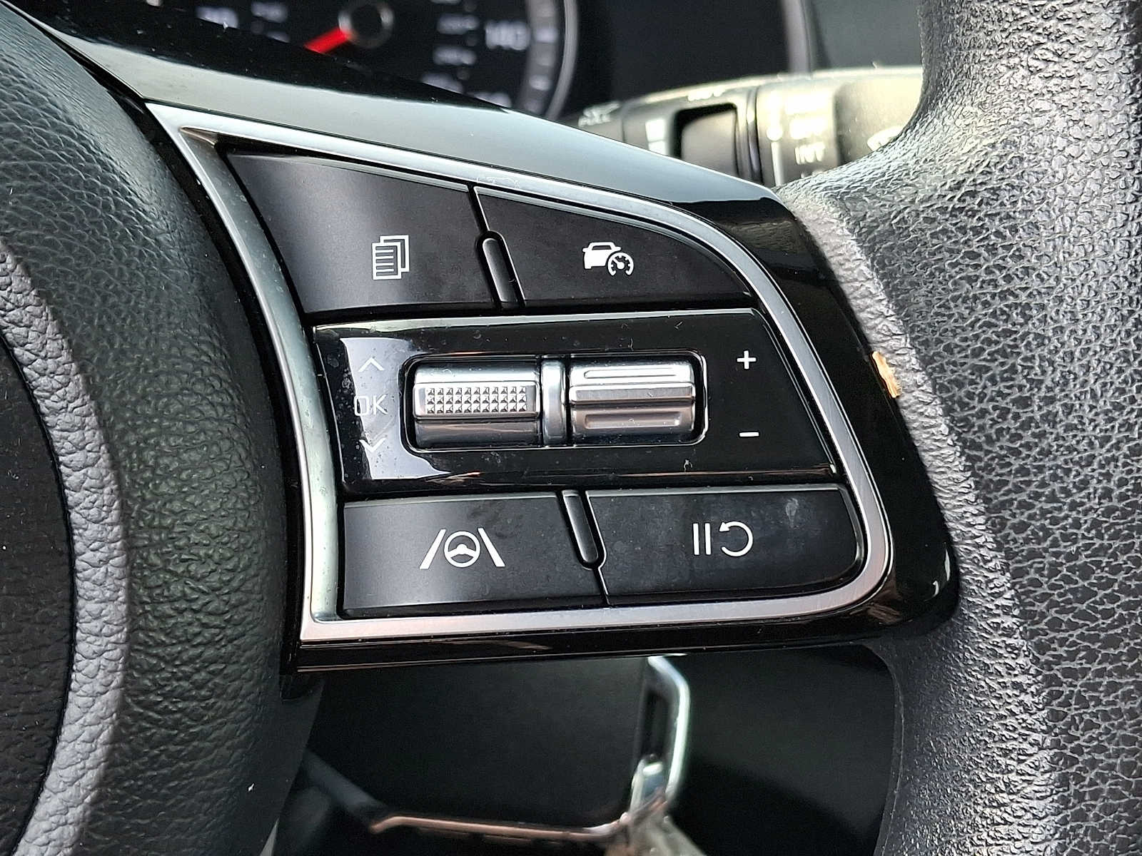 Thumbnail: 2023 Kia Forte - 20