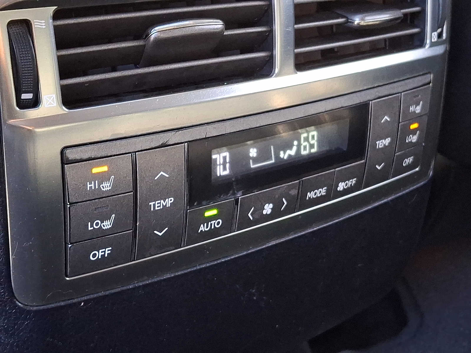 Thumbnail: 2011 Lexus LX - 11