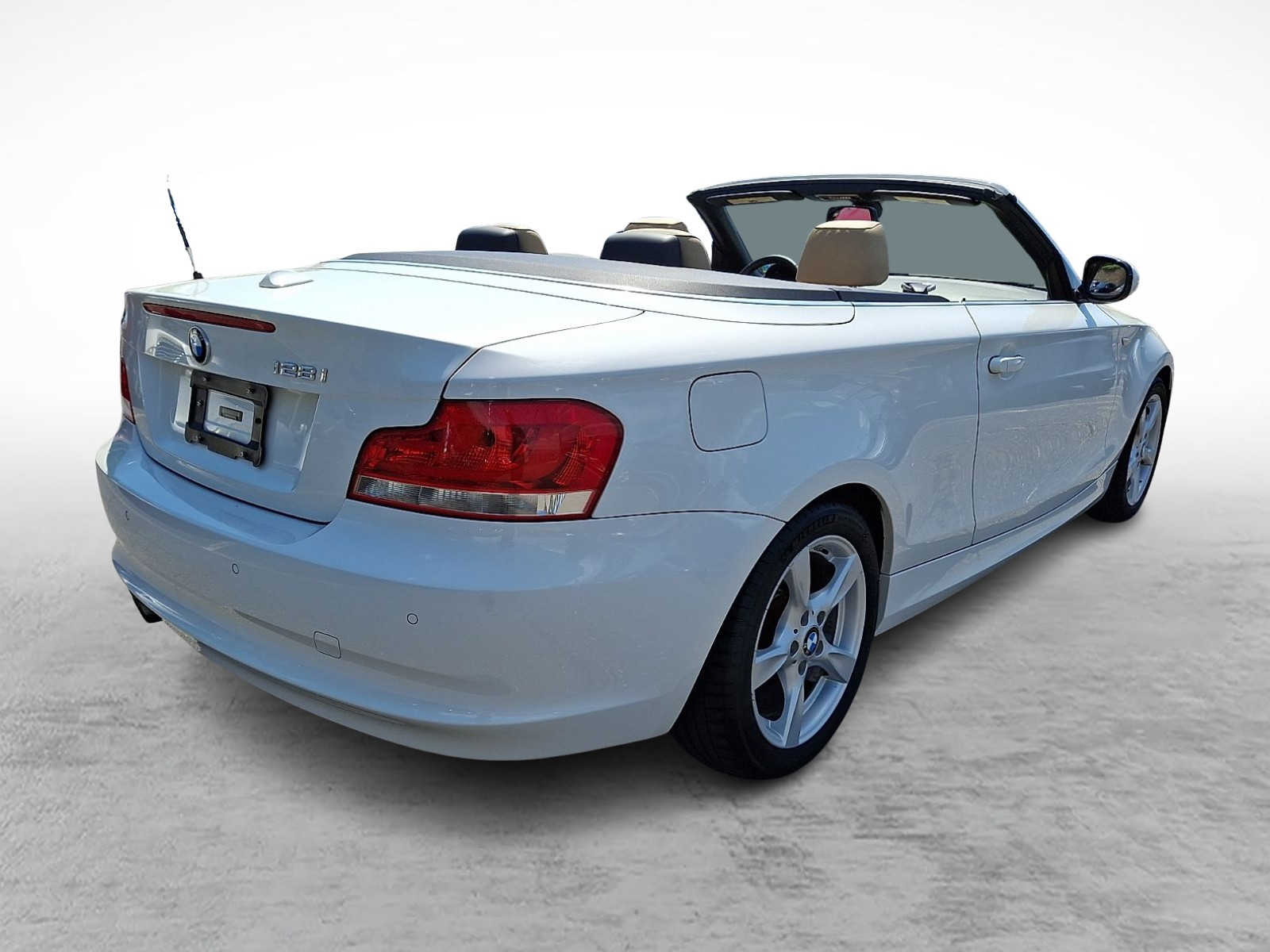 Thumbnail: 2012 BMW 1 Series - 5