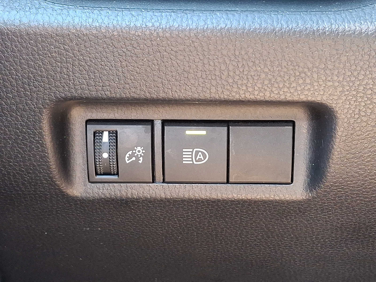 2020 Toyota RAV4 LE 23