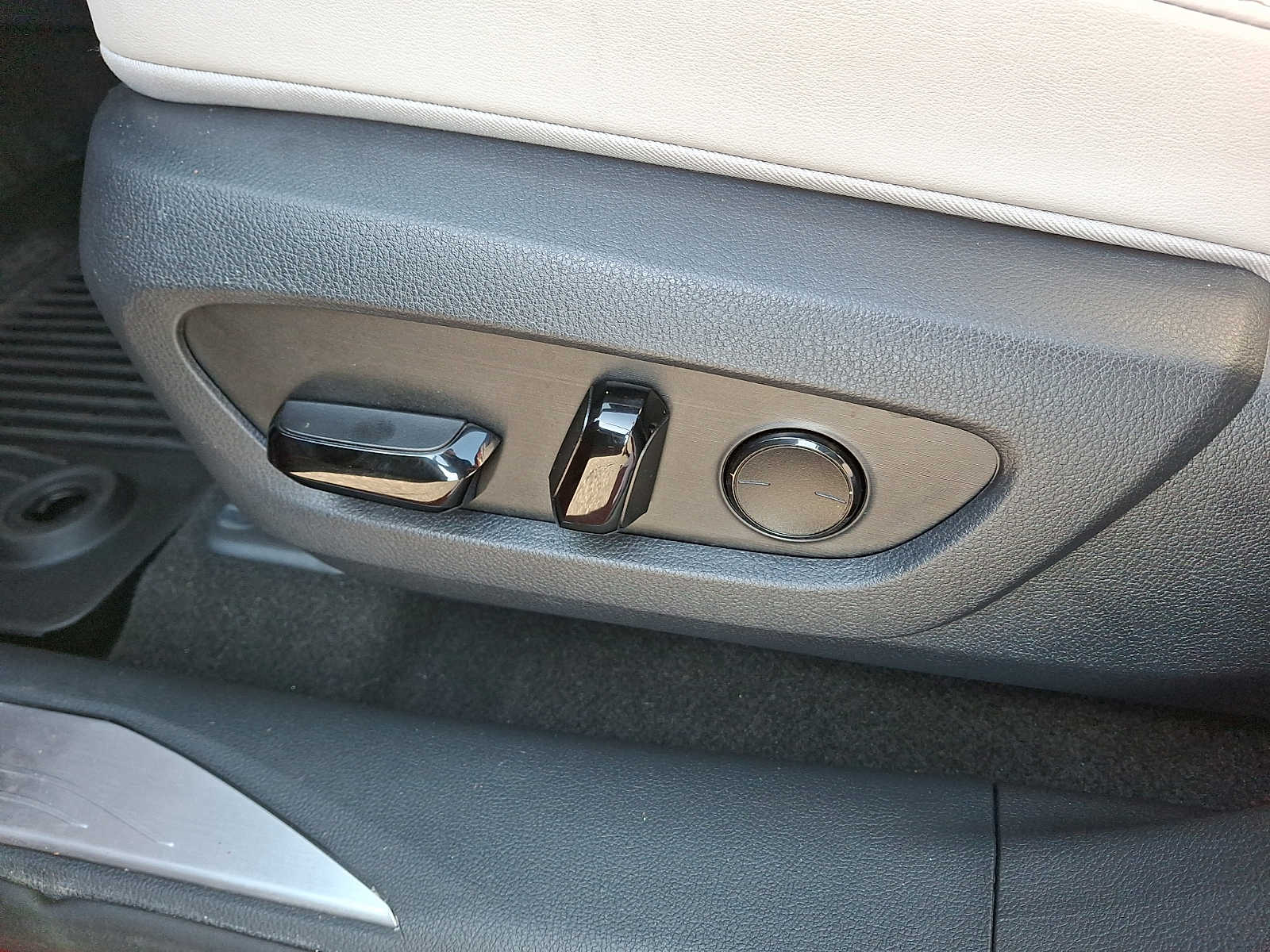 Thumbnail: 2025 Lexus RX - 11