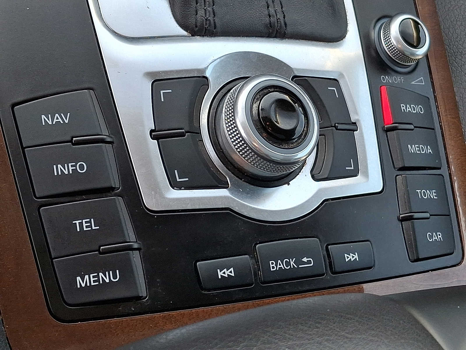 Thumbnail: 2012 Audi Q7 - 21