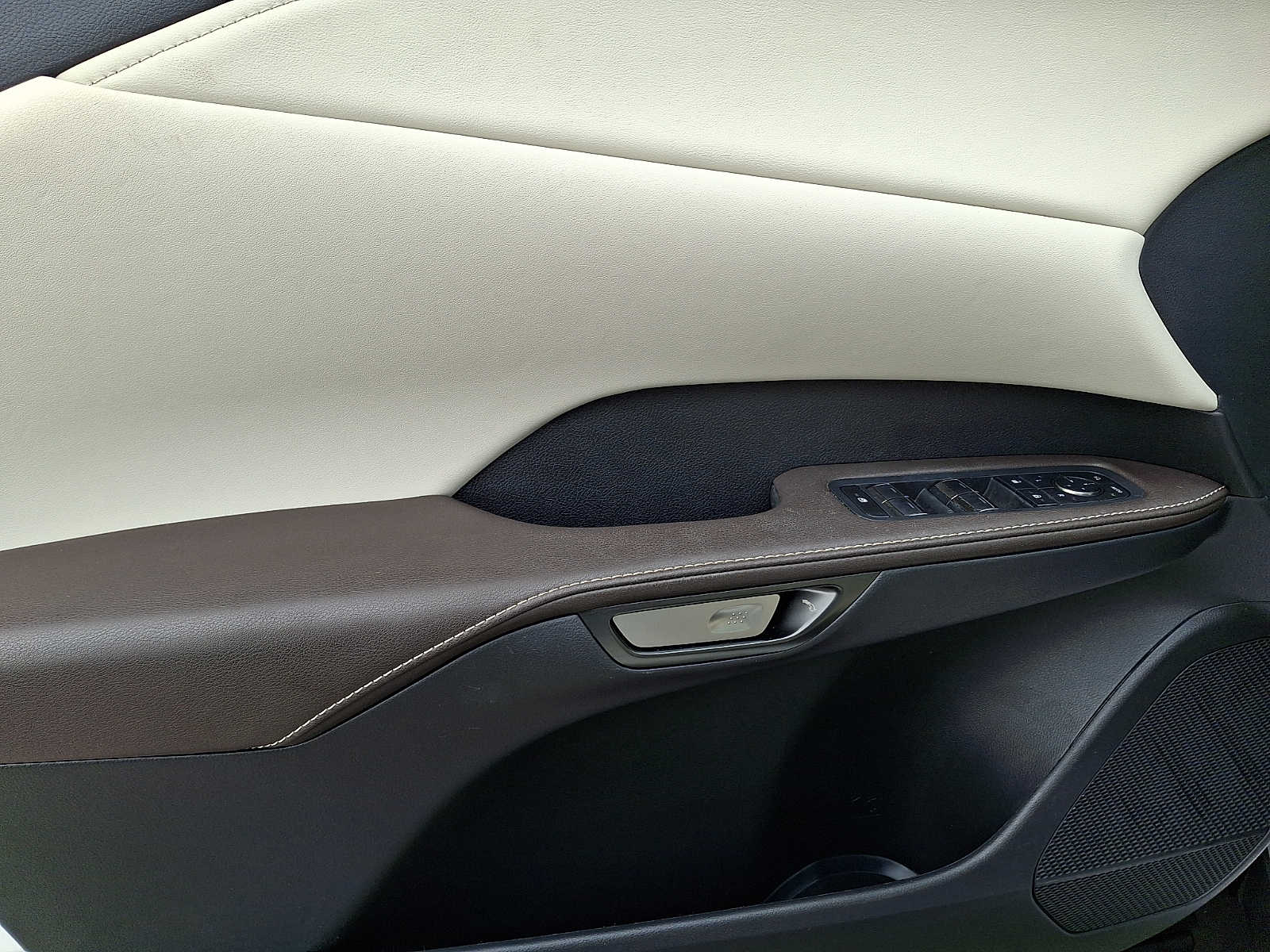 Thumbnail: 2023 Lexus RX - 7