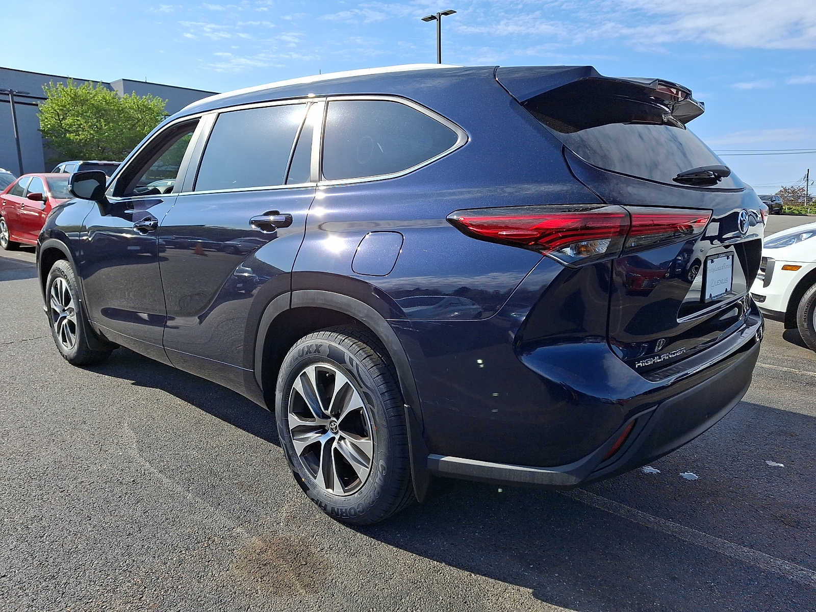 Thumbnail: 2023 Toyota Highlander - 7