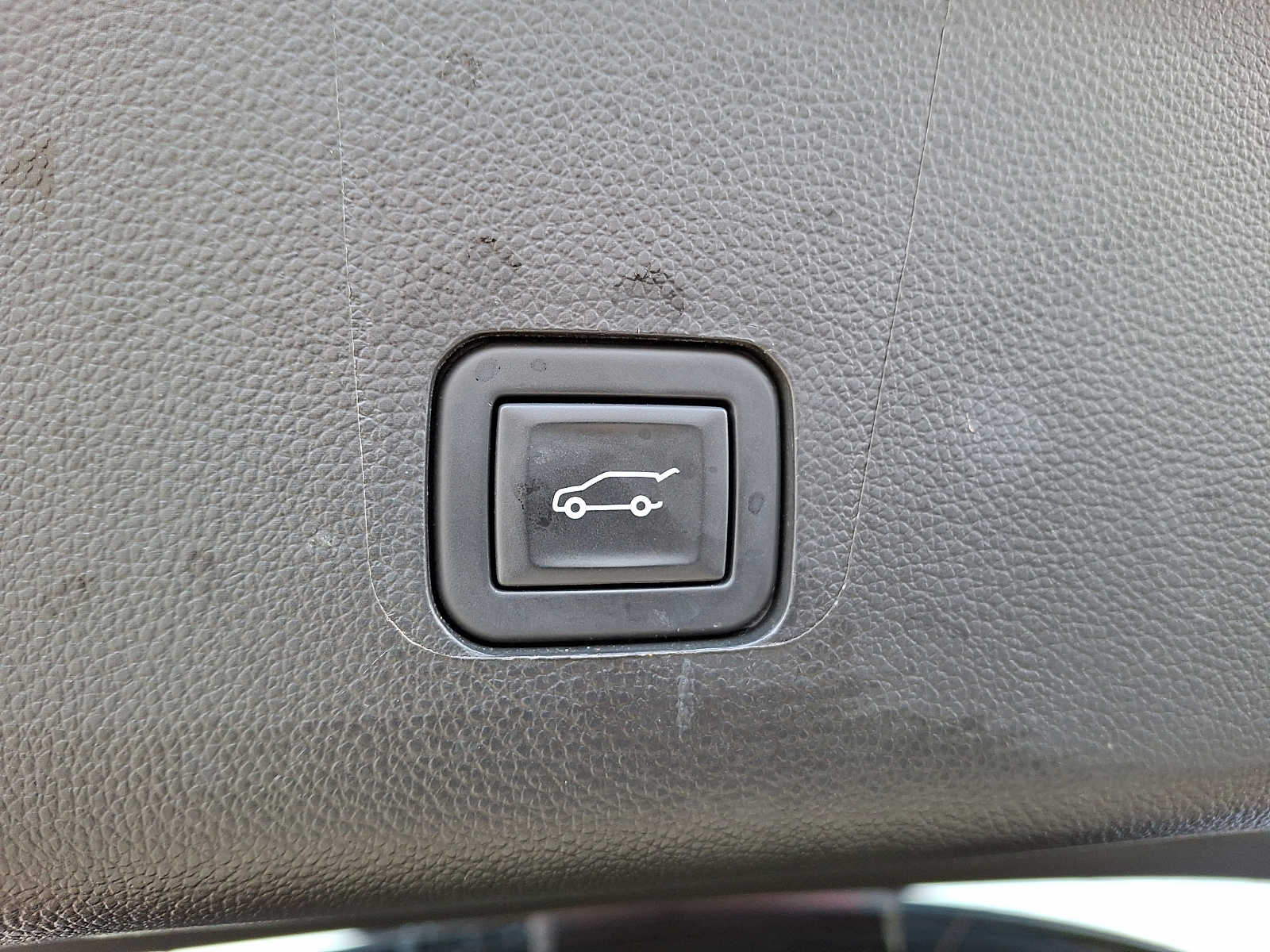 Thumbnail: 2023 Chevrolet Traverse - 25