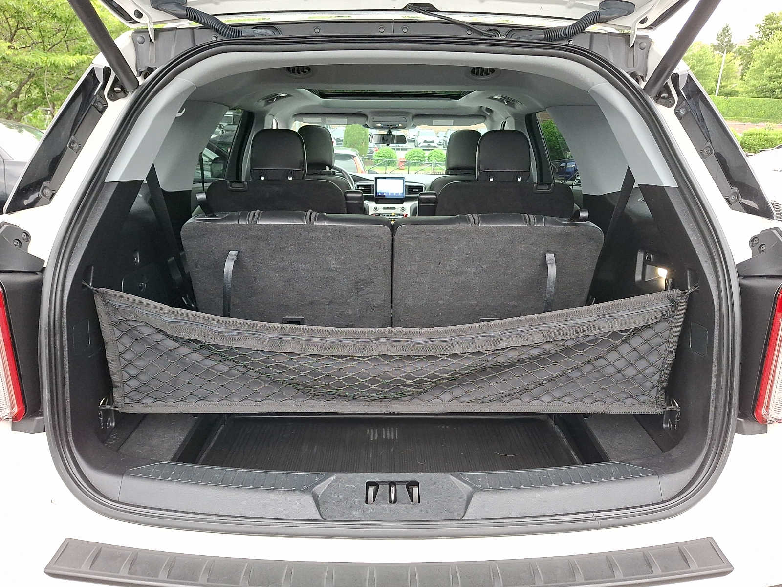 Thumbnail: 2021 Ford Explorer - 25