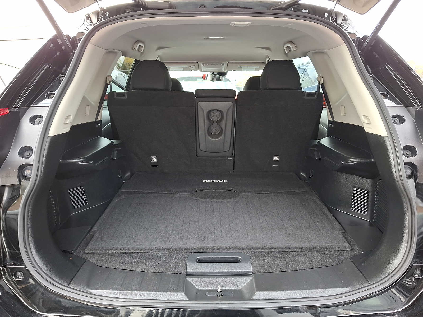 Thumbnail: 2019 Nissan Rogue - 27