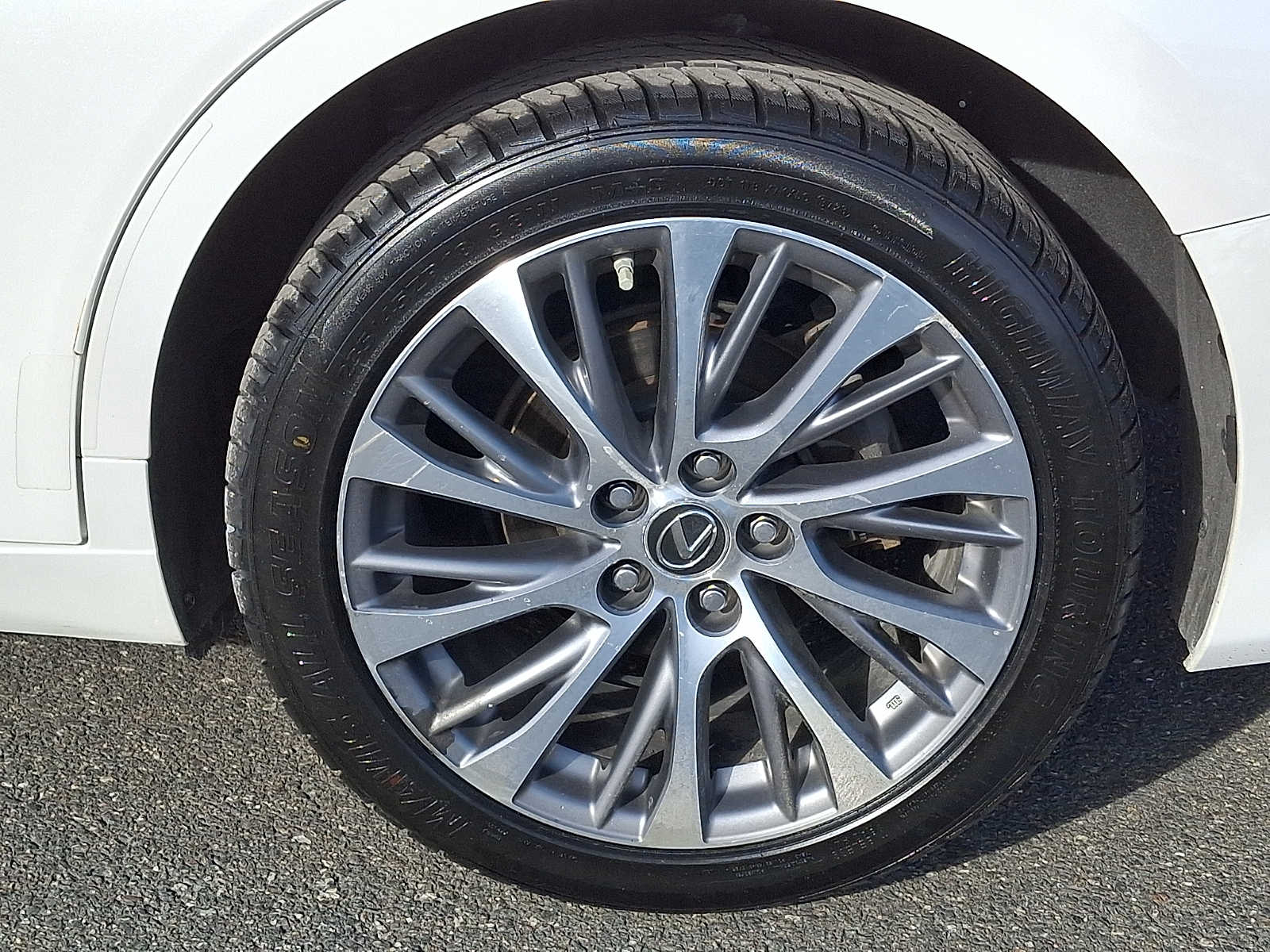 Thumbnail: 2021 Lexus ES - 7