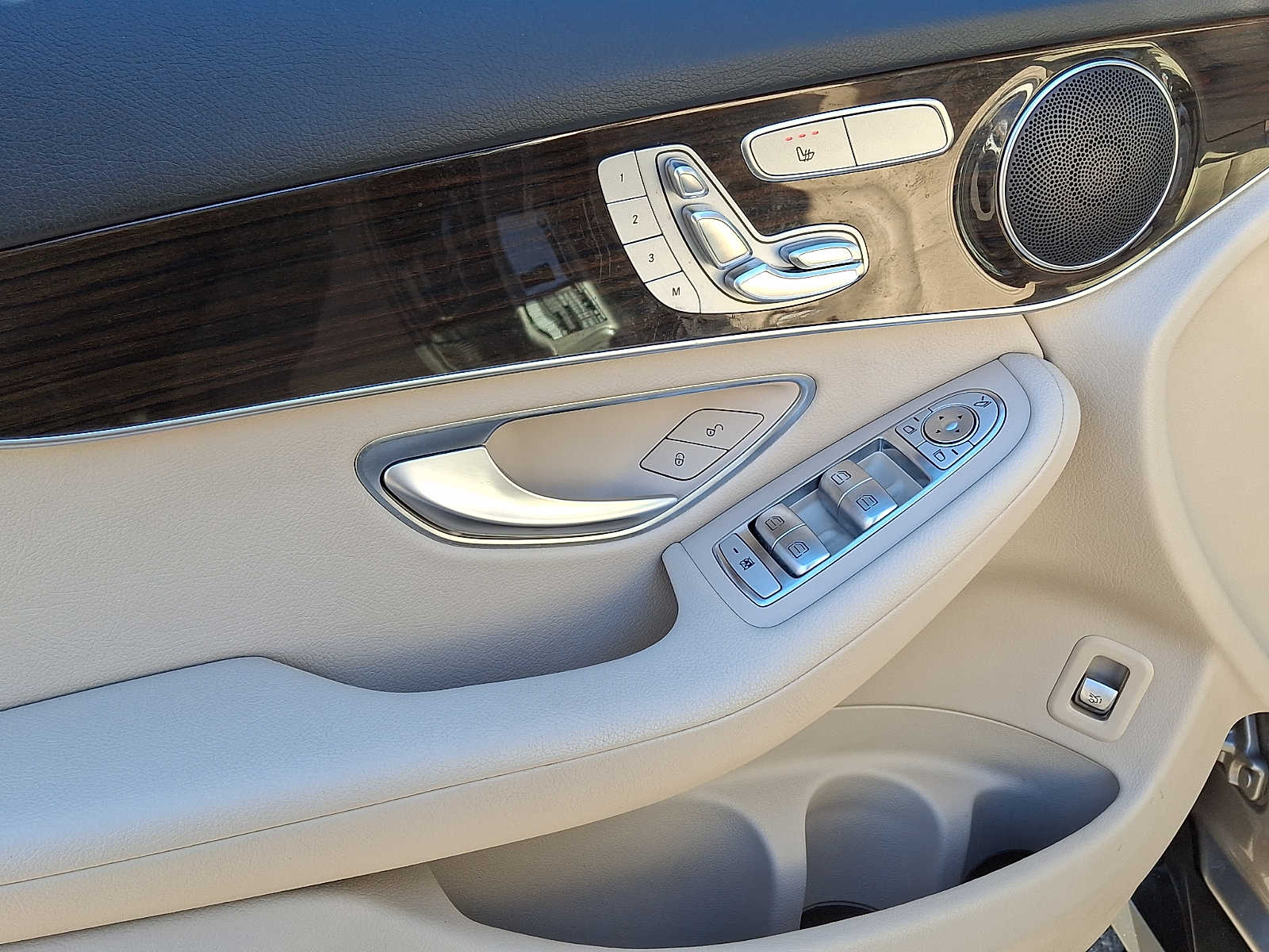 Thumbnail: 2022 Mercedes-Benz GLC - 9