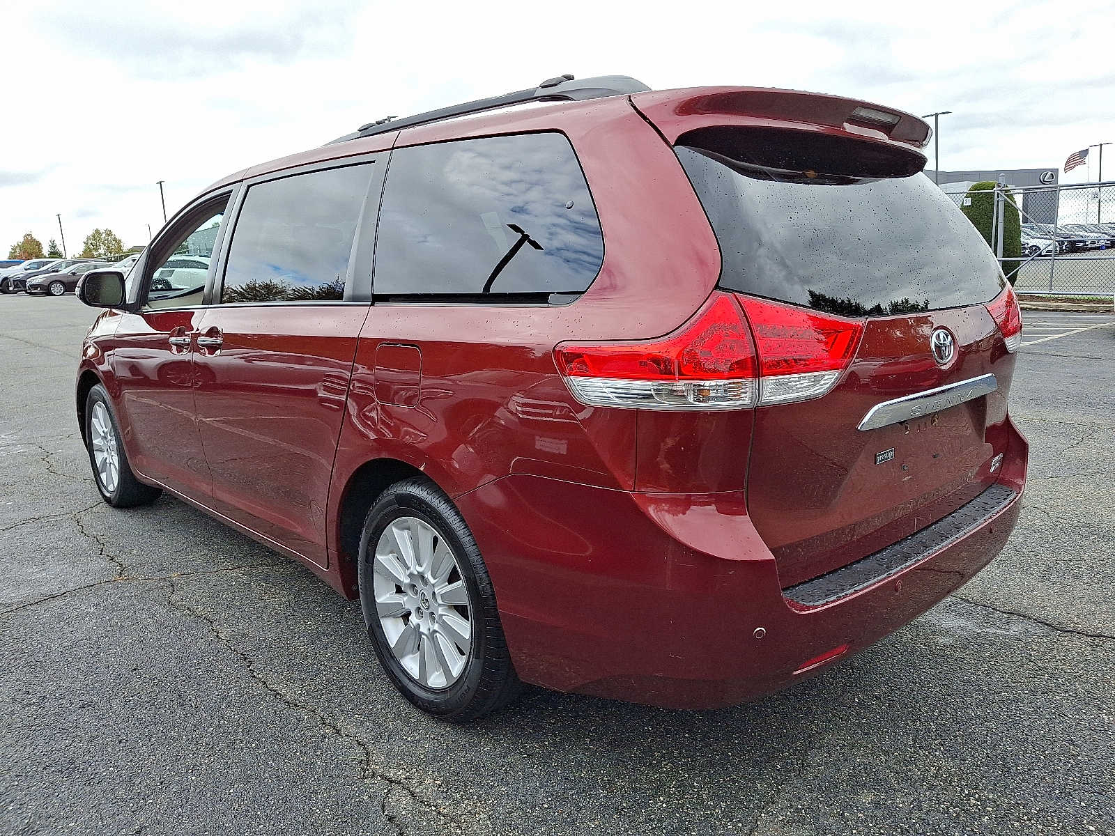 Thumbnail: 2013 Toyota Sienna - 6