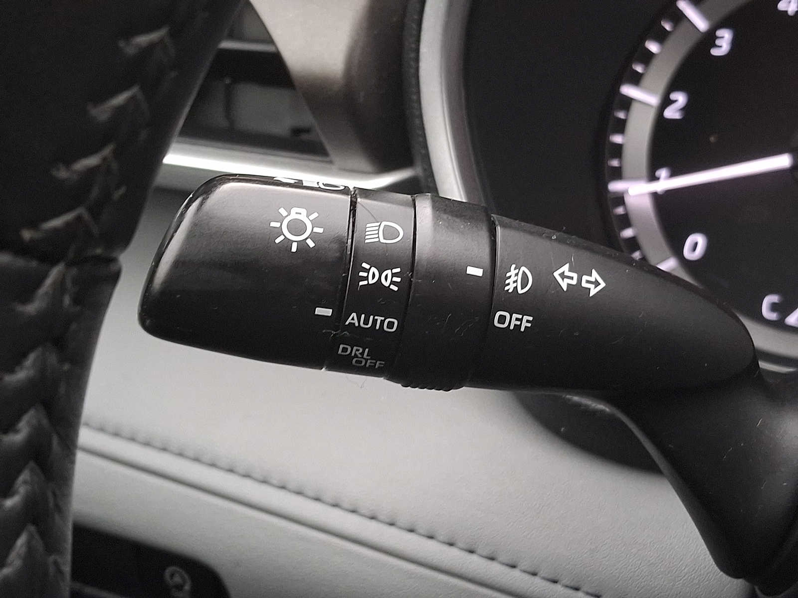 Thumbnail: 2023 Toyota Highlander - 24