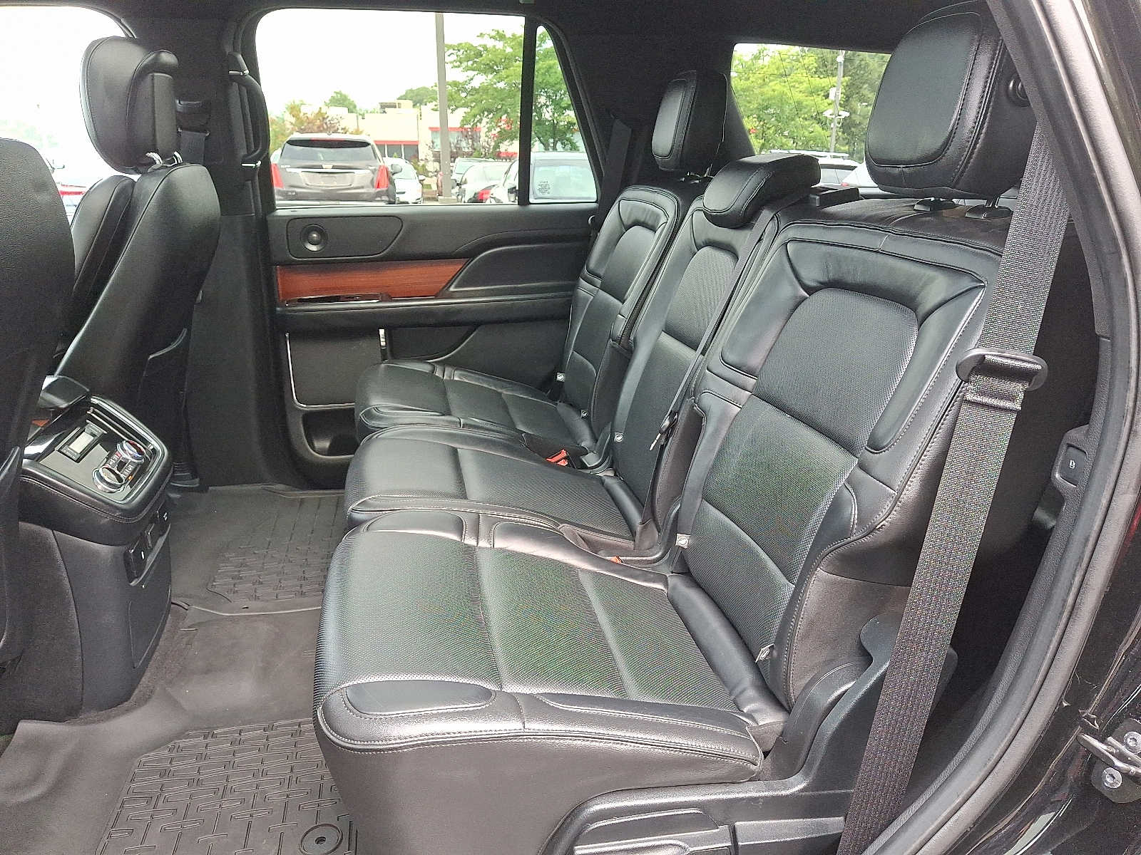 Thumbnail: 2018 Lincoln Navigator - 8