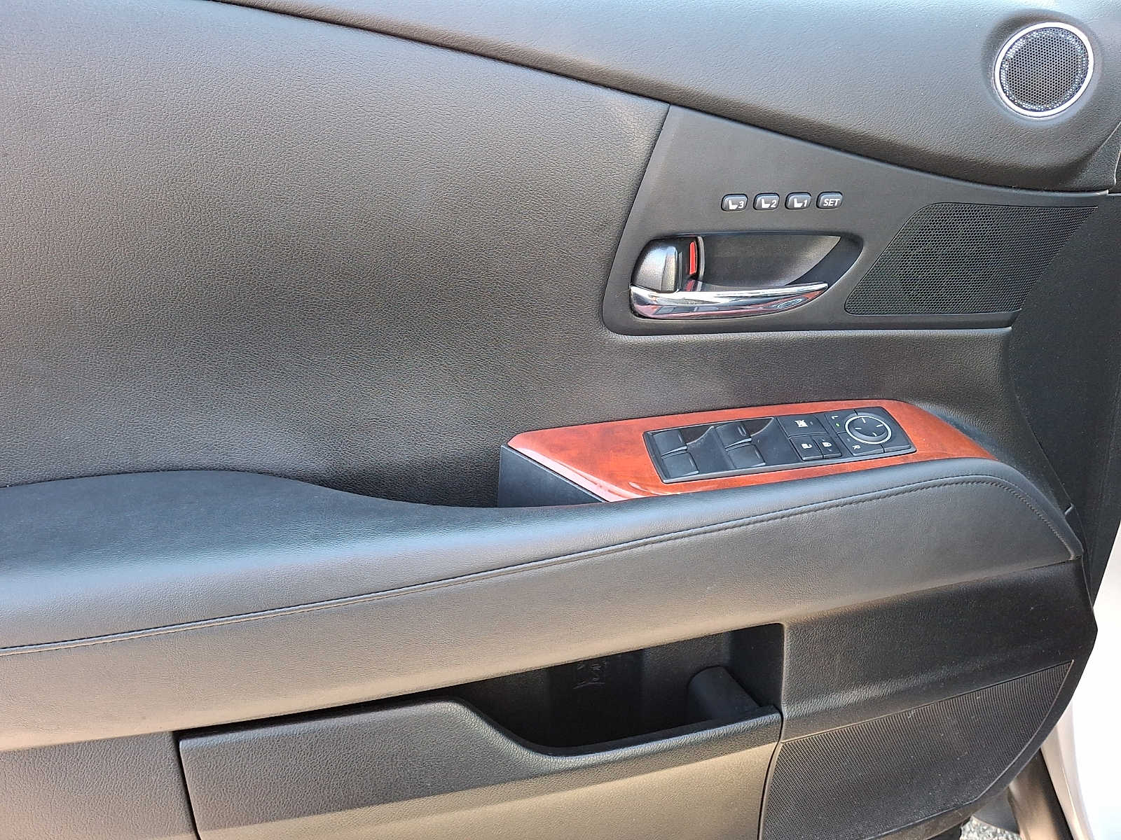 Thumbnail: 2011 Lexus RX - 9