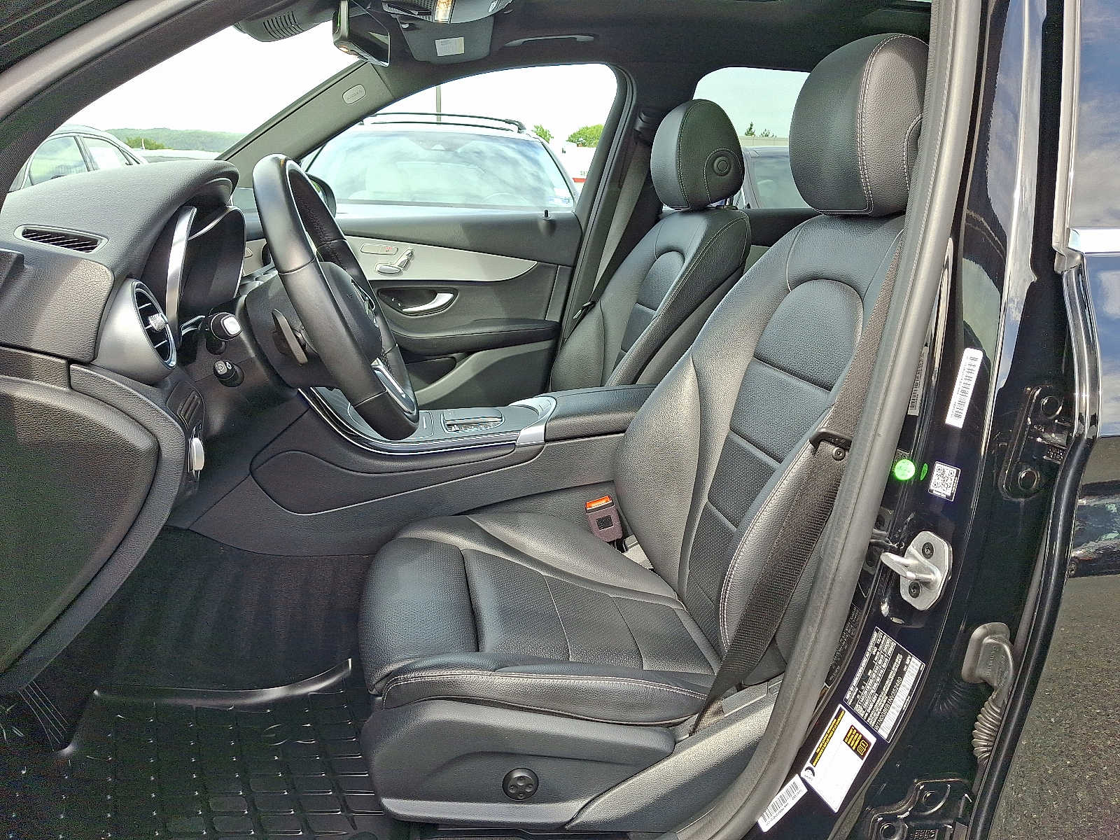 Thumbnail: 2022 Mercedes-Benz GLC - 10