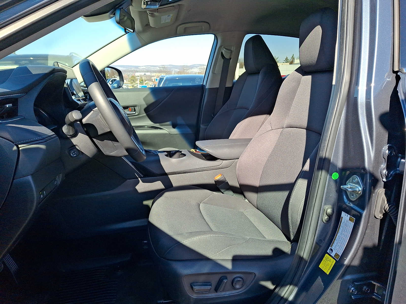 Thumbnail: 2023 Toyota Venza - 10