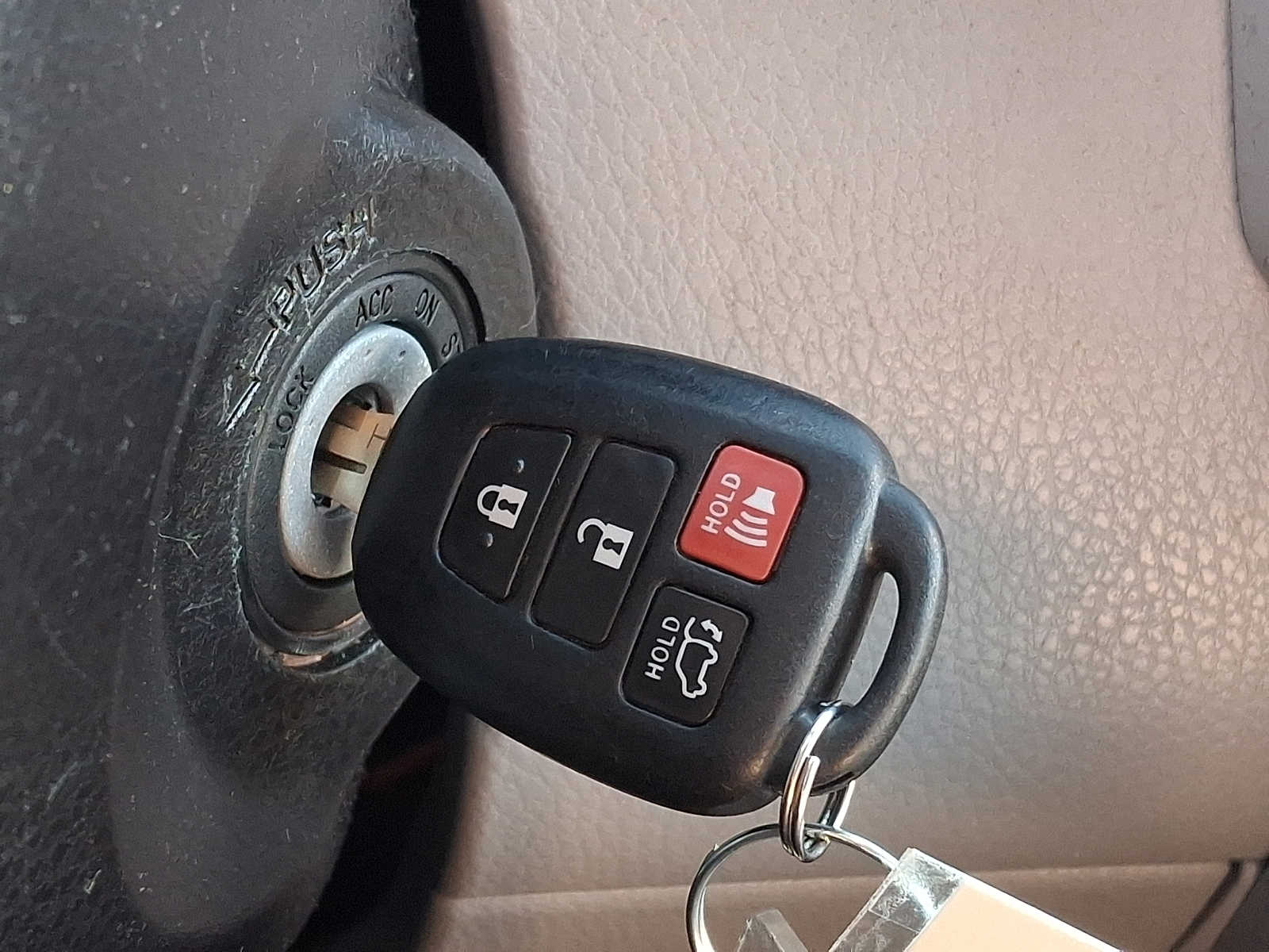 Thumbnail: 2015 Toyota Highlander - 18