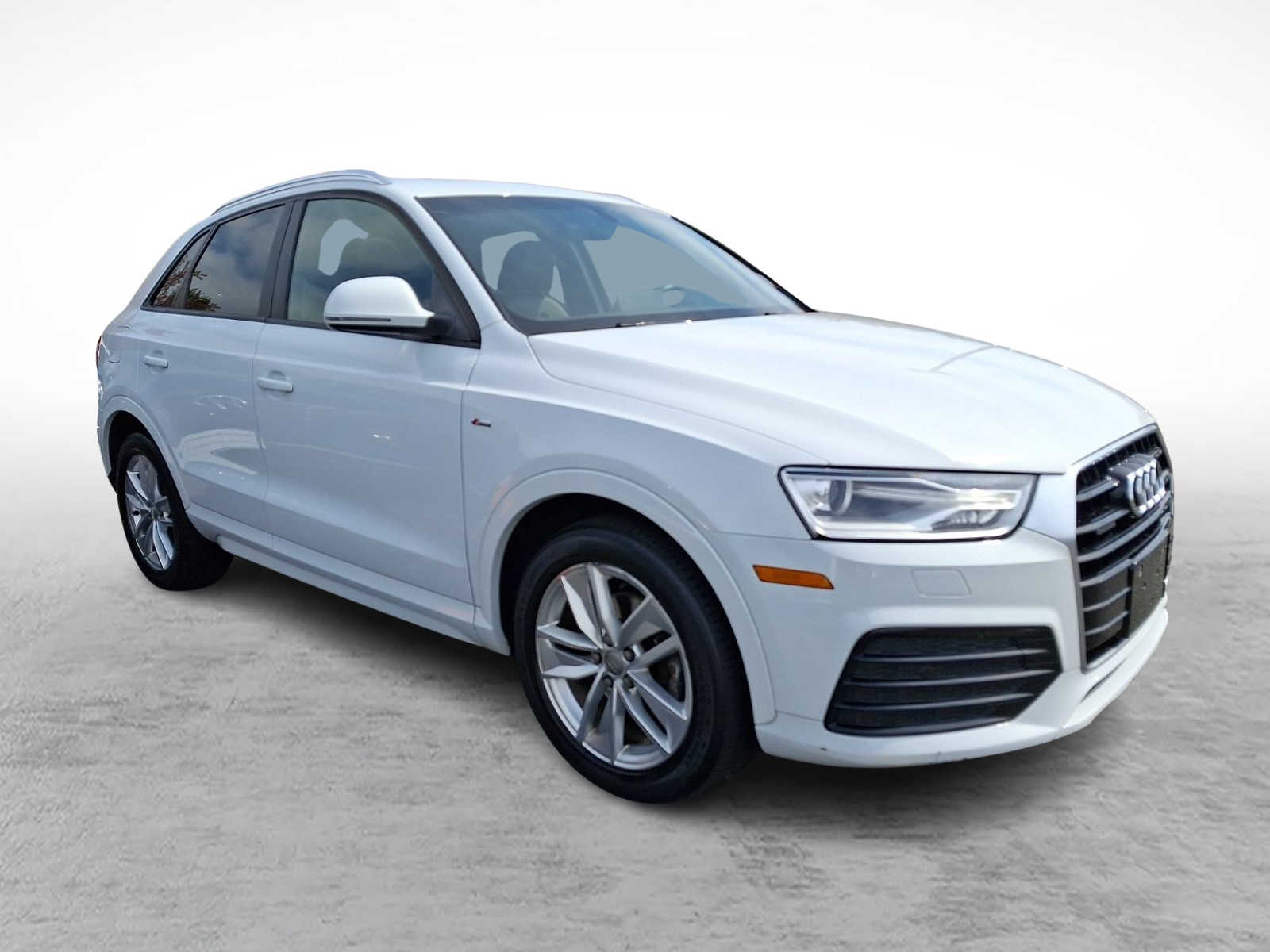 Thumbnail: 2018 Audi Q3 - 3
