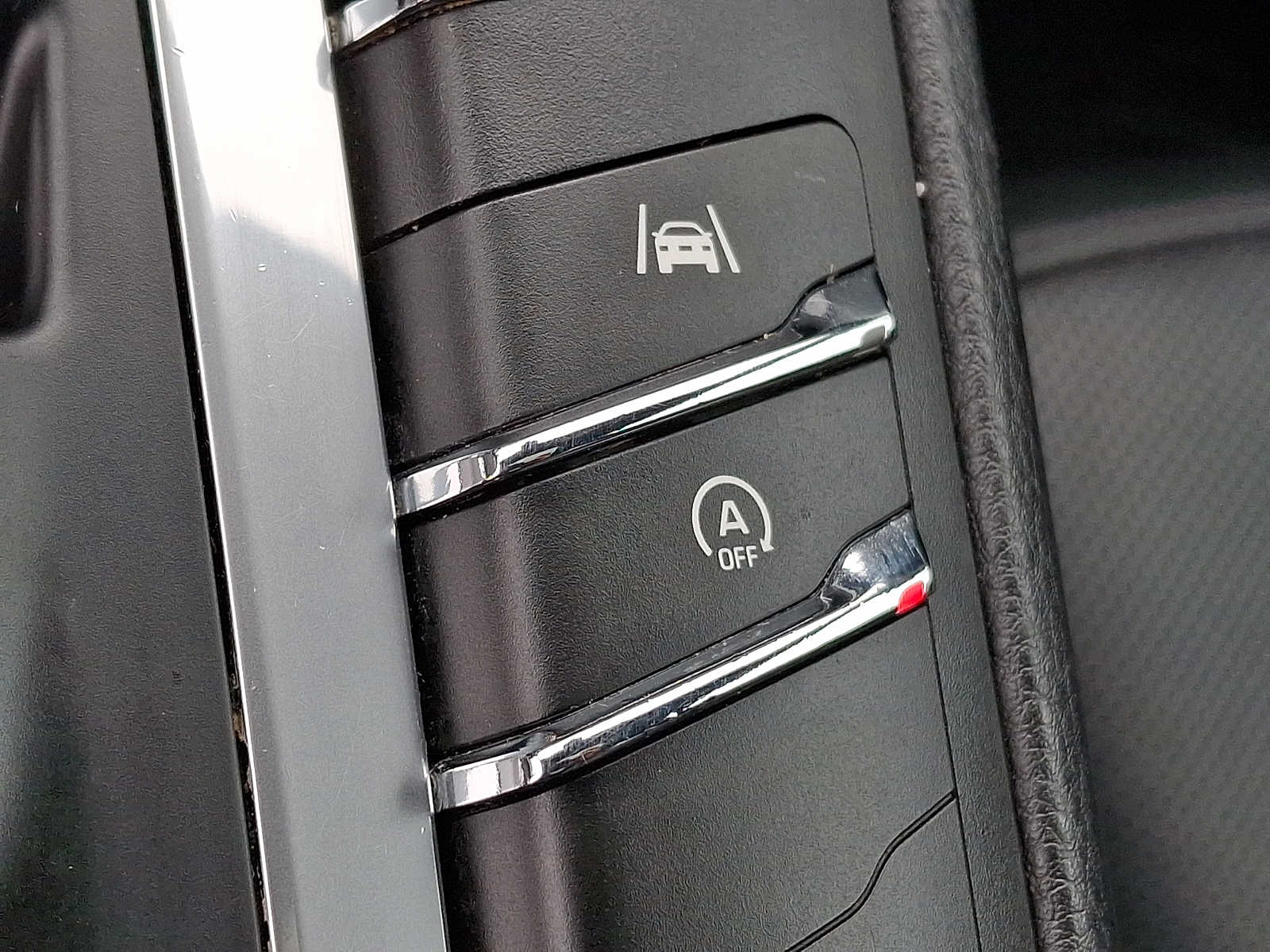 Thumbnail: 2019 Porsche Macan - 26