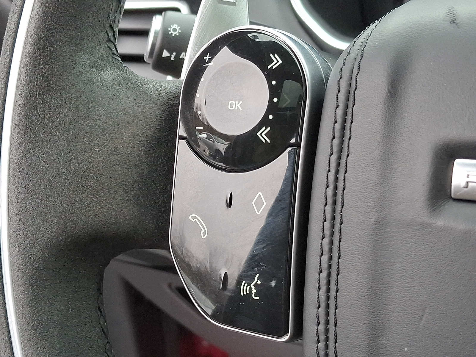 Thumbnail: 2020 Land Rover Range Rover Sport - 19