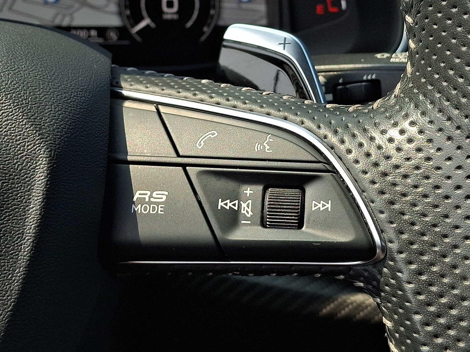 Thumbnail: 2021 Audi RS Q8 - 19