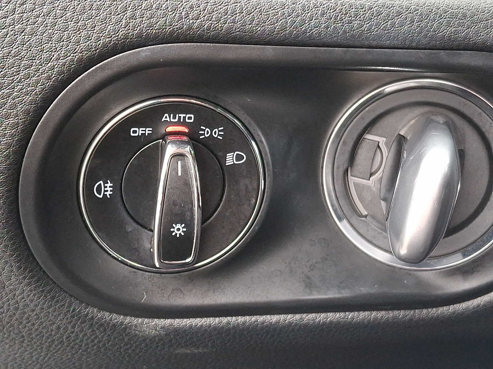 Thumbnail: 2019 Porsche Macan - 21