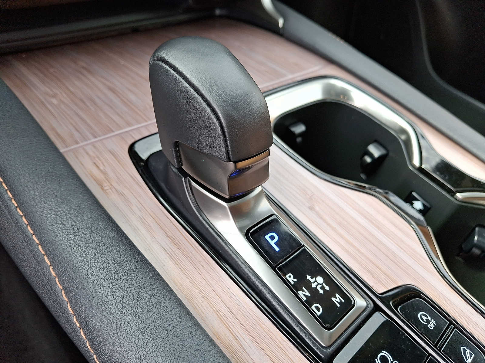 Thumbnail: 2024 Lexus RX - 13