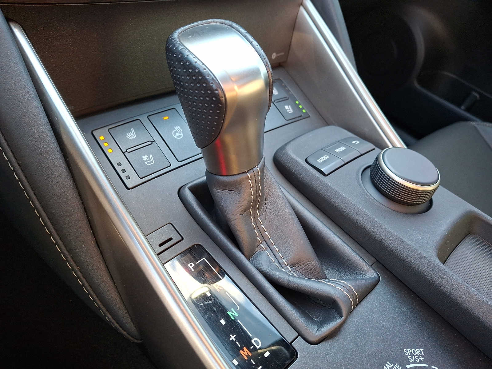 Thumbnail: 2020 Lexus IS - 14