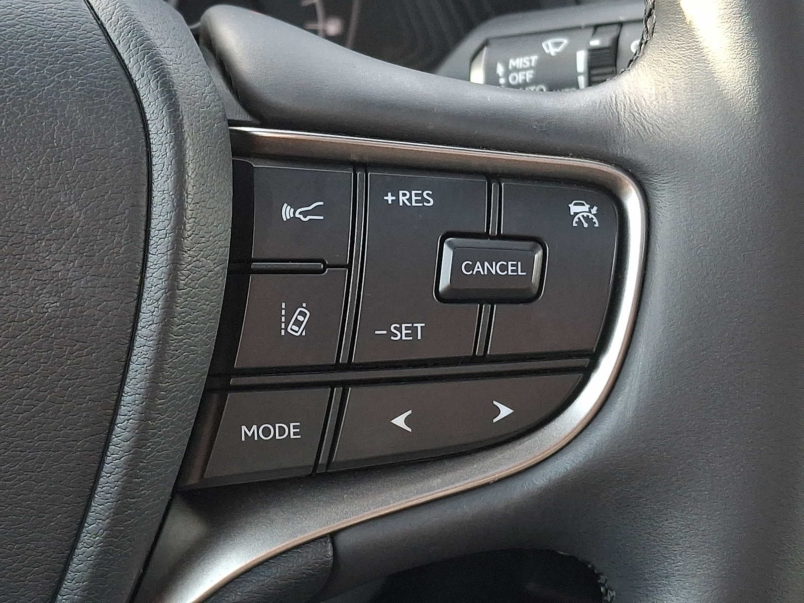 Thumbnail: 2023 Lexus UX - 18