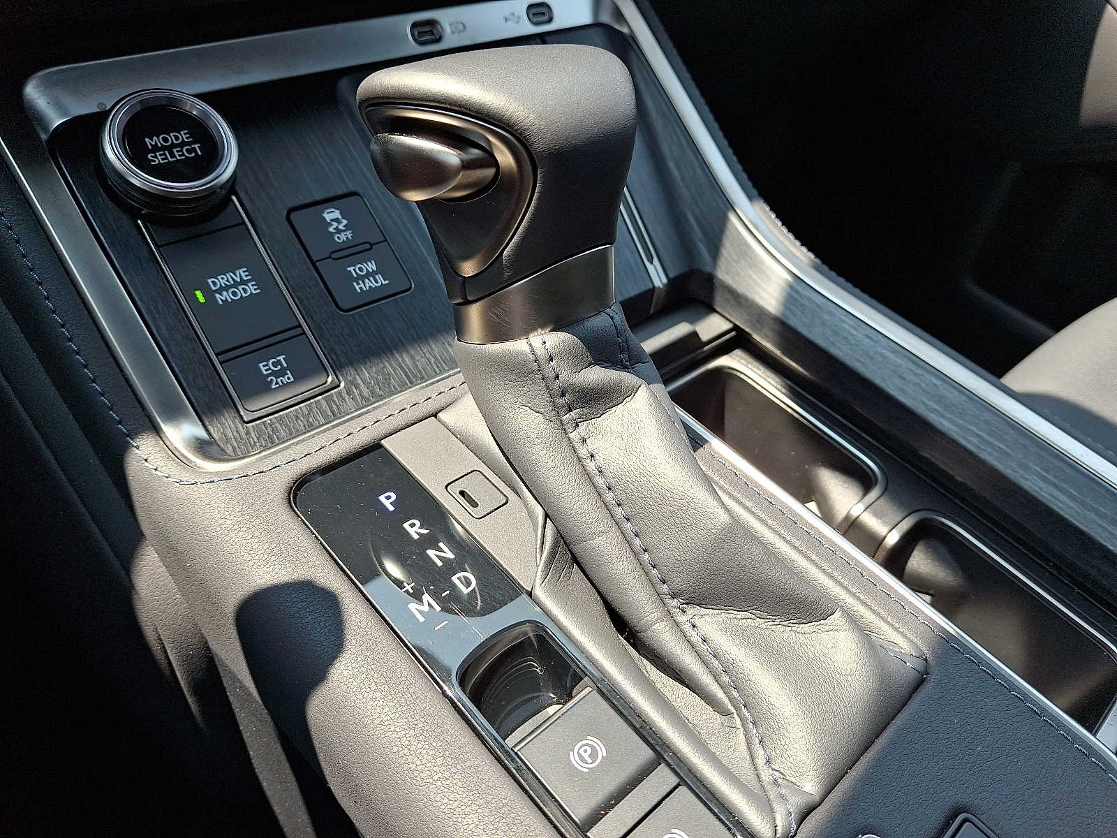 Thumbnail: 2024 Lexus GX - 14